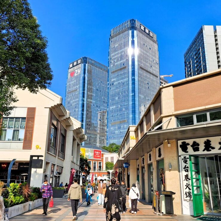 探索珠海中城：您的终极都市生活目的地——入住珠海拱北港富华利店宜博酒店，享受完美住宿体验